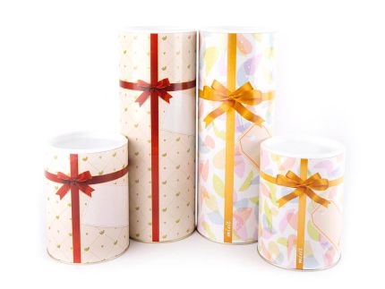 Tubes cadeaux avec nœud